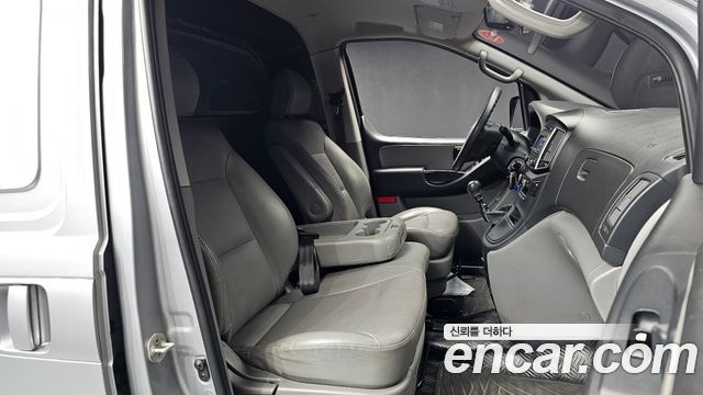 Hyundai Starex 2018 — photo 11