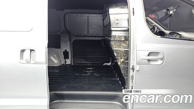Hyundai Starex 2018 — photo 12