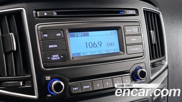 Hyundai Starex 2018 — photo 15