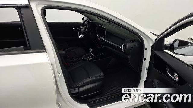Kia K3 2024 — photo 17