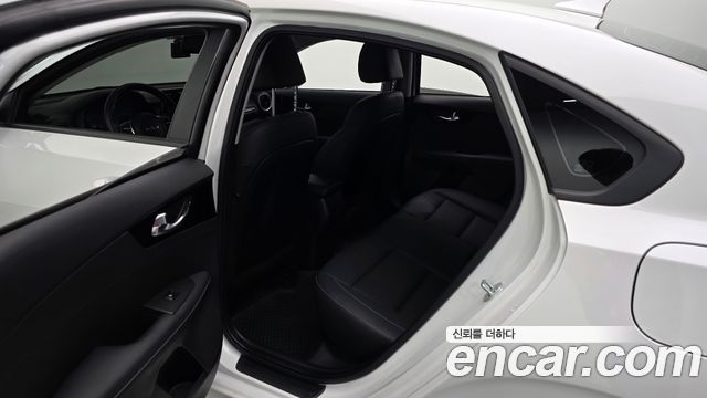 Kia K3 2024 — photo 16