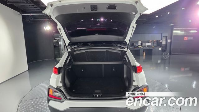 Hyundai Kona 2018 — photo 32