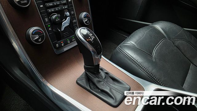 Volvo XC70 2014 — photo 9