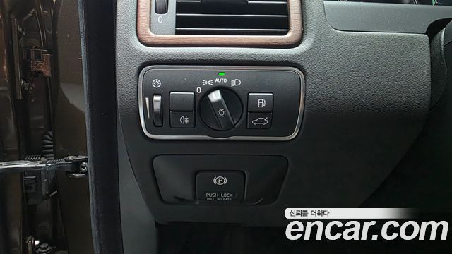 Volvo XC70 2014 — photo 16