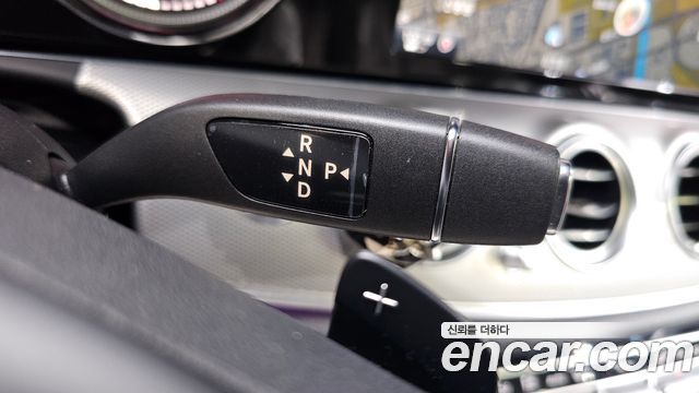 Mercedes-Benz E-Class 2017 — photo 9