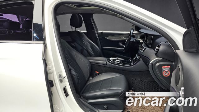 Mercedes-Benz E-Class 2017 — photo 11