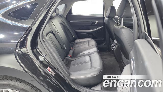 Hyundai Sonata 2022 — photo 17