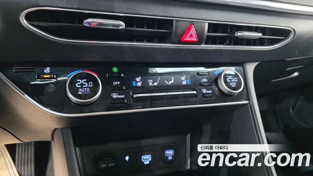 Hyundai Sonata 2022 — photo 30