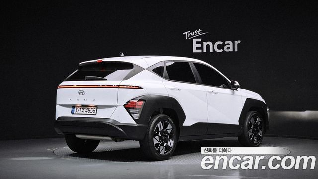 Hyundai Kona 2023 — photo 2