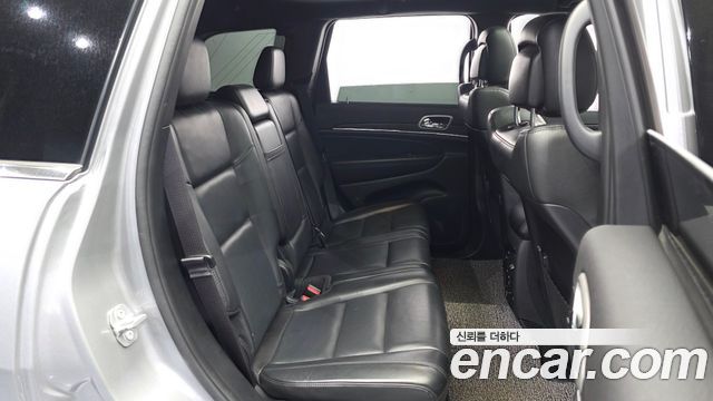 Jeep Cherokee 2021 — photo 18