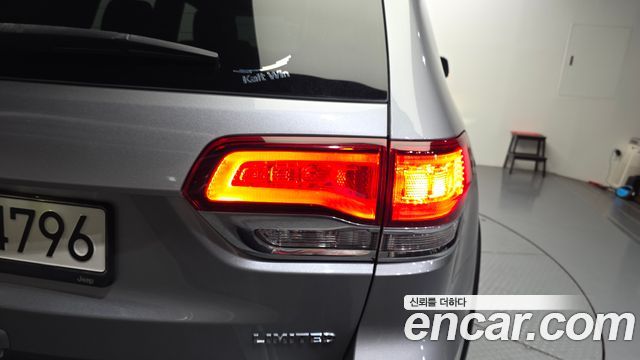 Jeep Cherokee 2021 — photo 9