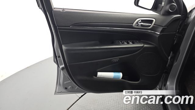 Jeep Cherokee 2021 — photo 14