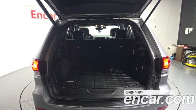 Jeep Cherokee 2021 — photo 32