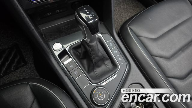Volkswagen Tiguan 2022 — photo 12