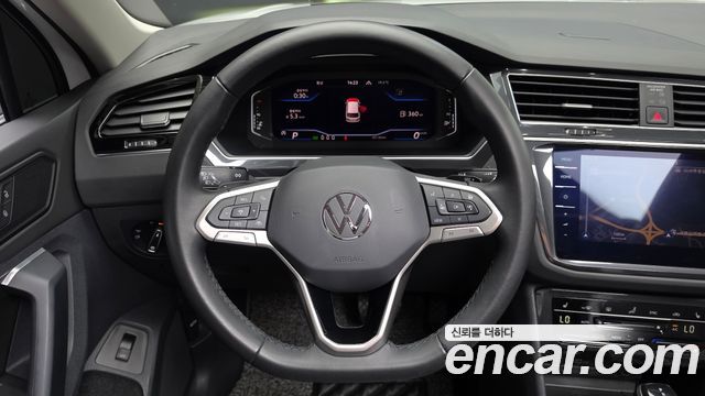 Volkswagen Tiguan 2022 — photo 18