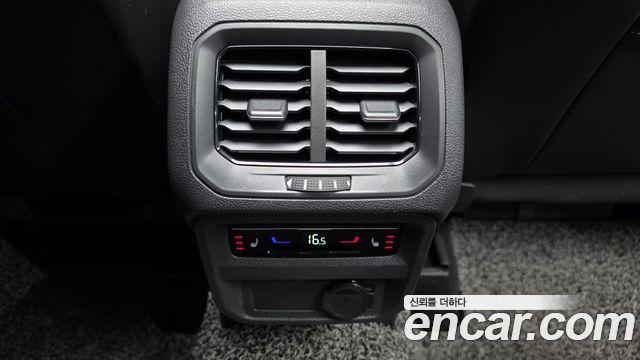 Volkswagen Tiguan 2022 — photo 23