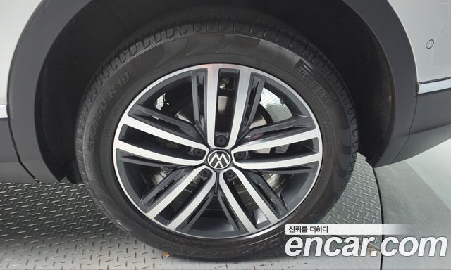Volkswagen Tiguan 2022 — photo 7