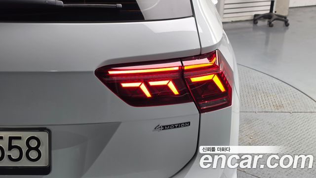 Volkswagen Tiguan 2022 — photo 9