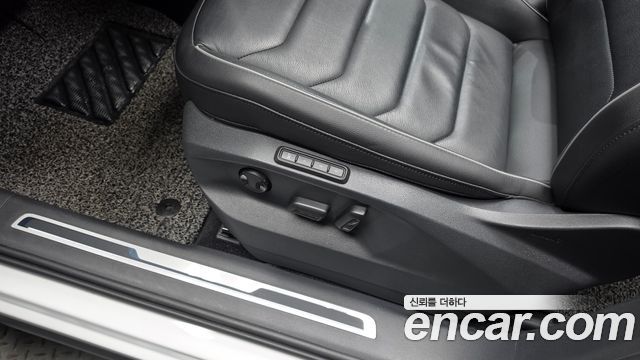 Volkswagen Tiguan 2022 — photo 32