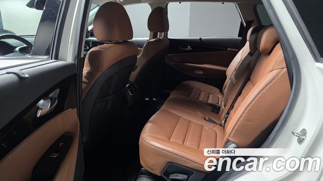 Kia Sorento 2019 — photo 16