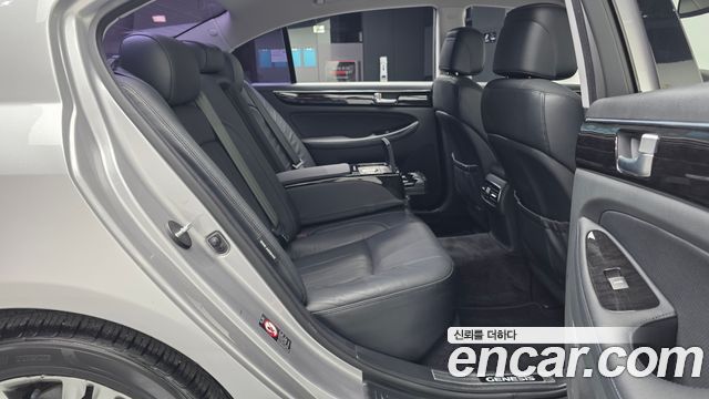 Hyundai Genesis 2012 — photo 12