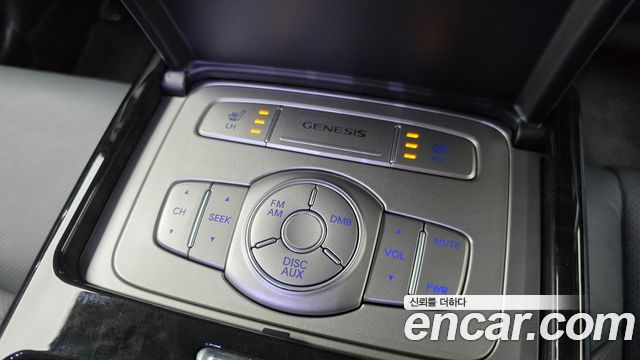 Hyundai Genesis 2012 — photo 18