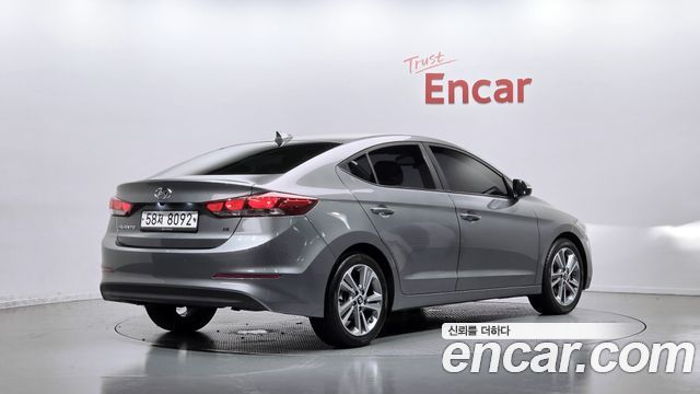 Hyundai AVANTE 2018 — photo 2