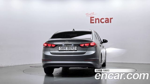 Hyundai AVANTE 2018 — photo 4