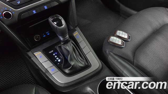 Hyundai AVANTE 2018 — photo 9