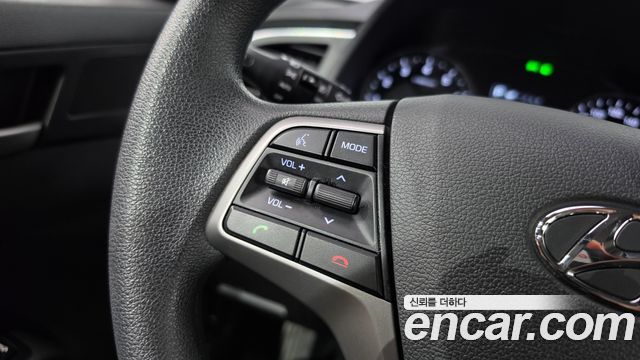 Hyundai AVANTE 2018 — photo 16