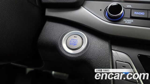 Hyundai AVANTE 2018 — photo 19
