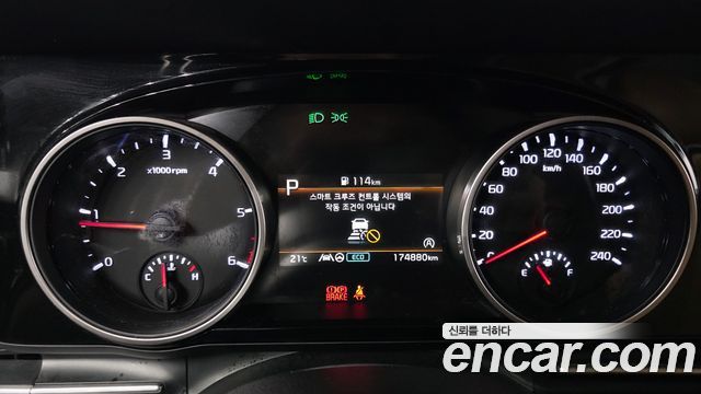Kia Canival 2021 — photo 11