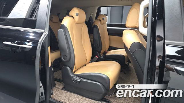 Kia Canival 2021 — photo 18