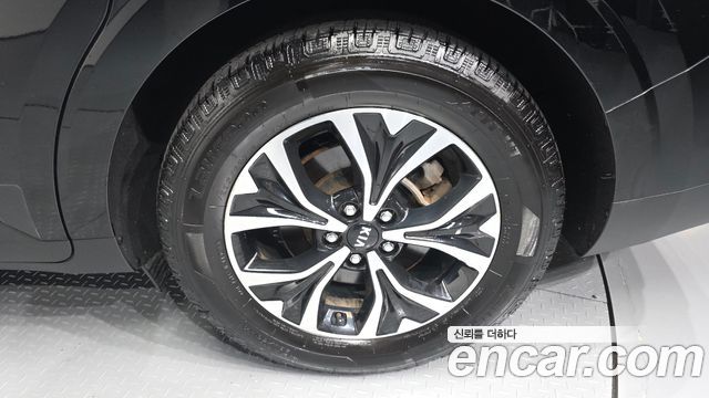 Kia Canival 2021 — photo 7
