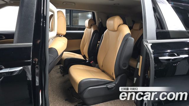Kia Canival 2021 — photo 16