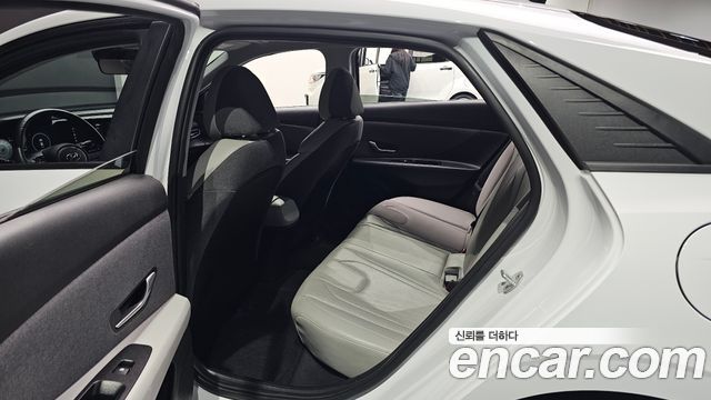 Hyundai AVANTE 2021 — photo 11