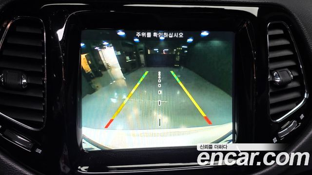 Jeep Compass 2018 — photo 14