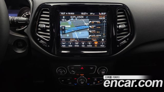 Jeep Compass 2018 — photo 15