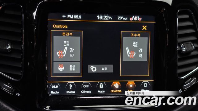 Jeep Compass 2018 — photo 16