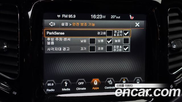 Jeep Compass 2018 — photo 17