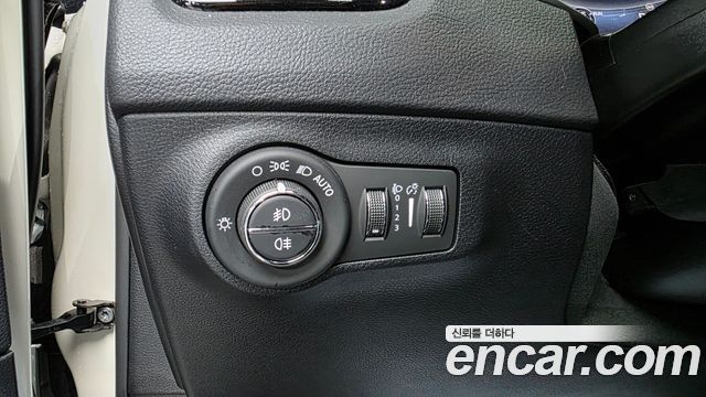 Jeep Compass 2018 — photo 19