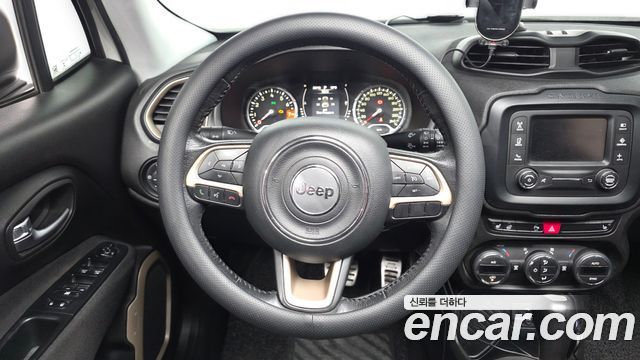 Jeep Renegade 2016 — photo 13
