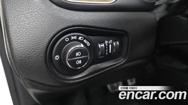 Jeep Renegade 2016 — photo 18