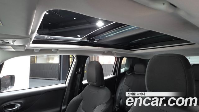 Jeep Renegade 2016 — photo 19