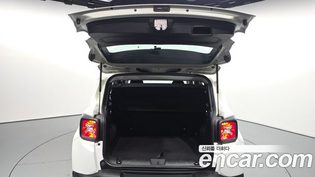 Jeep Renegade 2016 — photo 20