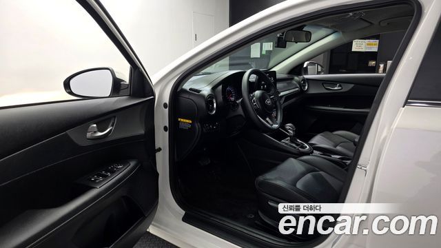 Kia K3 2019 — photo 10
