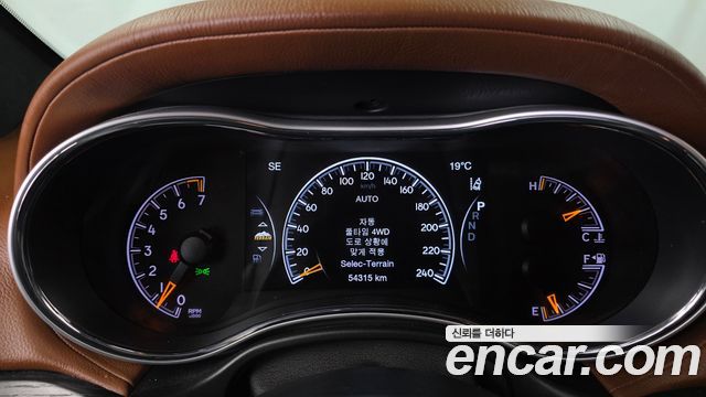 Jeep Cherokee 2021 — photo 11