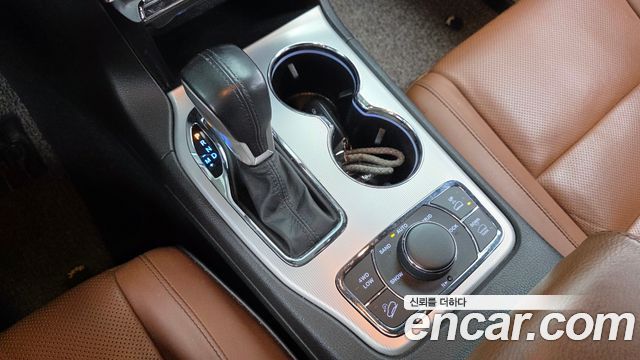 Jeep Cherokee 2021 — photo 12