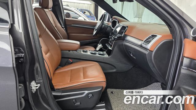Jeep Cherokee 2021 — photo 16