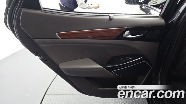 Kia K7 2017 — photo 15